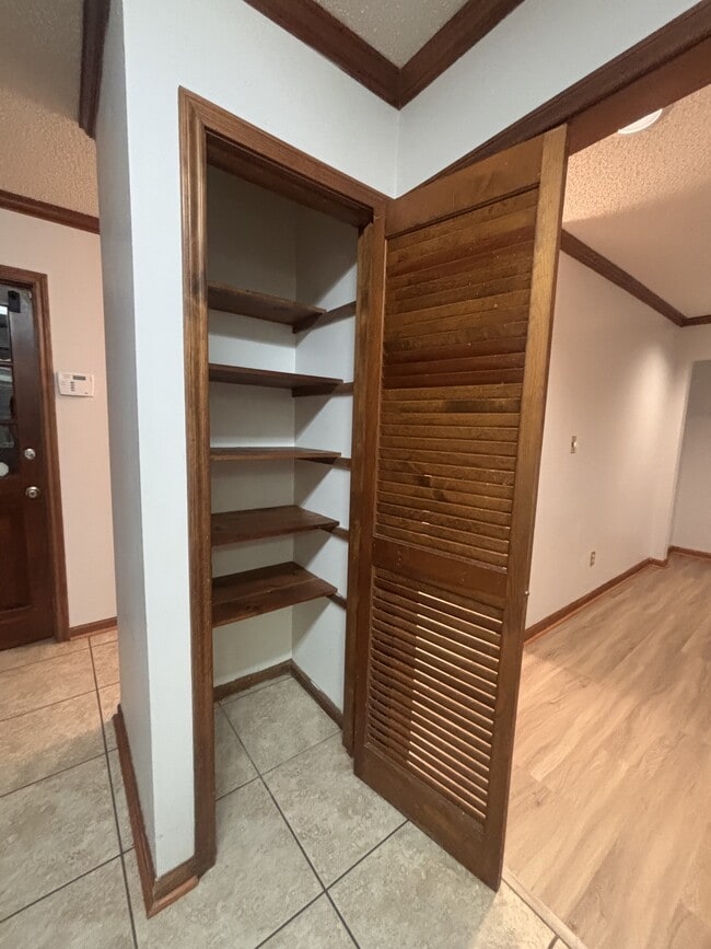 Foto del edificio - 106 Darteze Dr