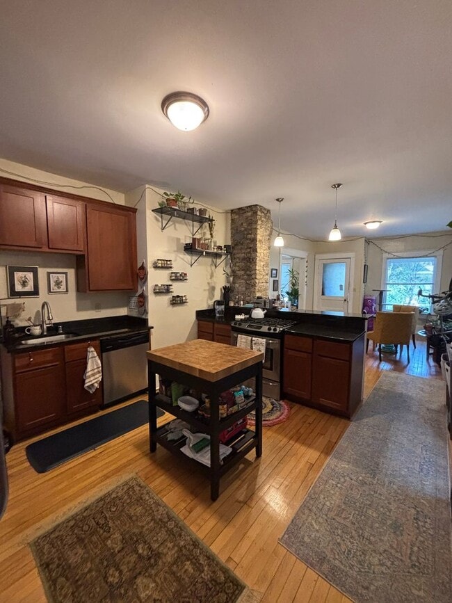 Building Photo - 2939-39B N Pierce St