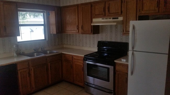 Foto del edificio - 3757 NW Huntsboro St