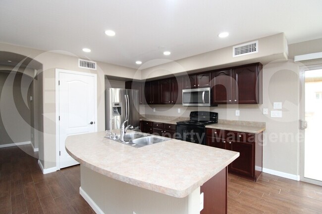 Foto del edificio - 2736 S 155th Ln