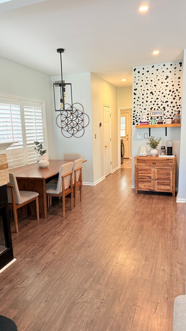 Foto del edificio - 4580 Park Ridge Pkwy