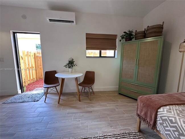 Foto del edificio - 52 NW 68th St