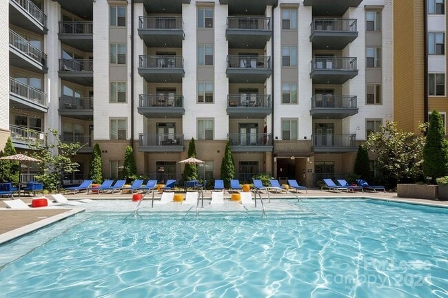 Building Photo - 145 New Bern St