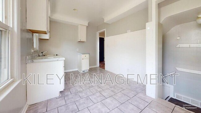 Foto del edificio - 16501 Fairmount Dr