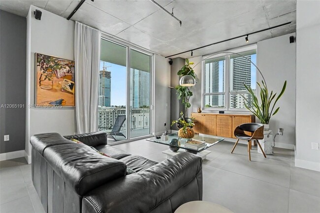 Building Photo - 2275 Biscayne Blvd