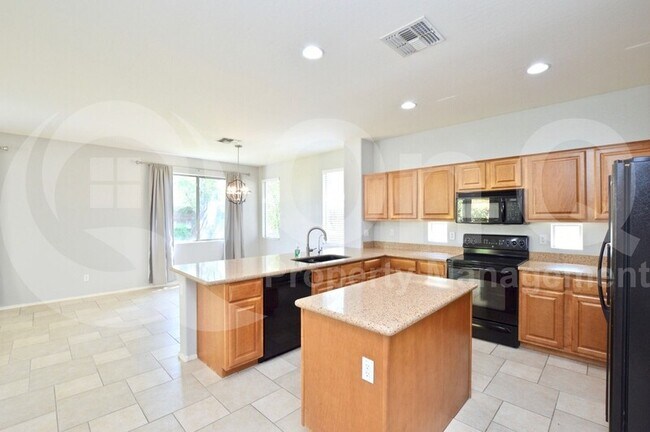 Foto del edificio - 3253 E Lafayette Ave