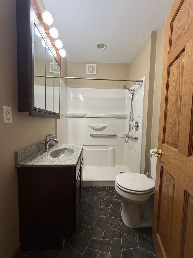 Foto del edificio - 1359 Oakes St