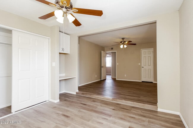 Building Photo - 510 N Tercera Ave