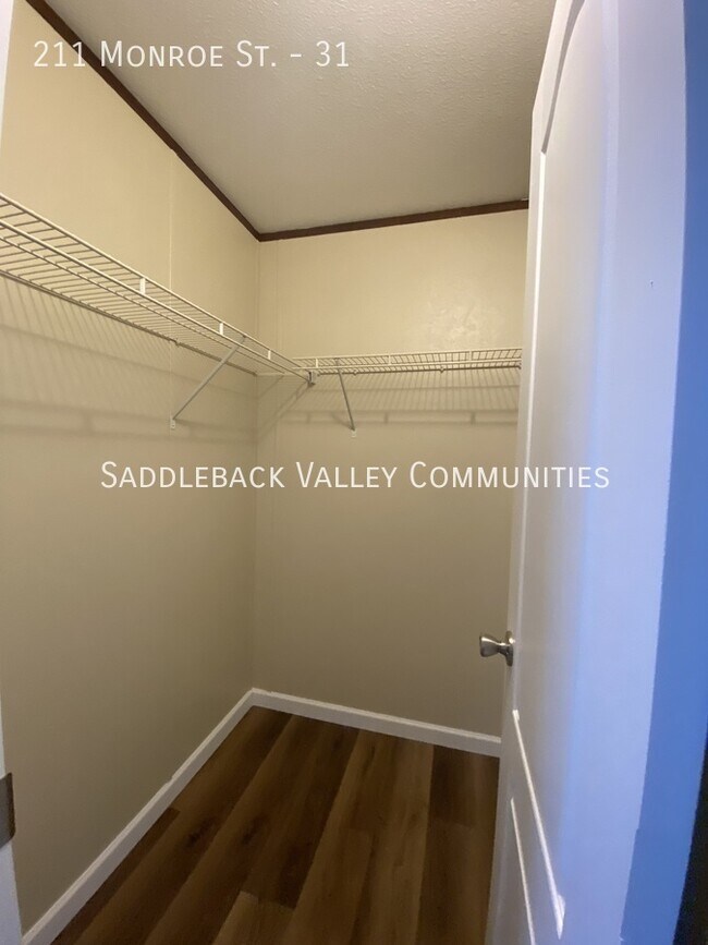 Foto del edificio - 211 Monroe St