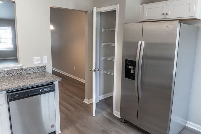 Foto del edificio - NOW LEASING! New Townhomes in Rincon!