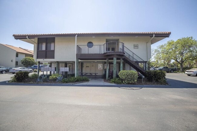 Building Photo - 1515 Pinellas Bayway S