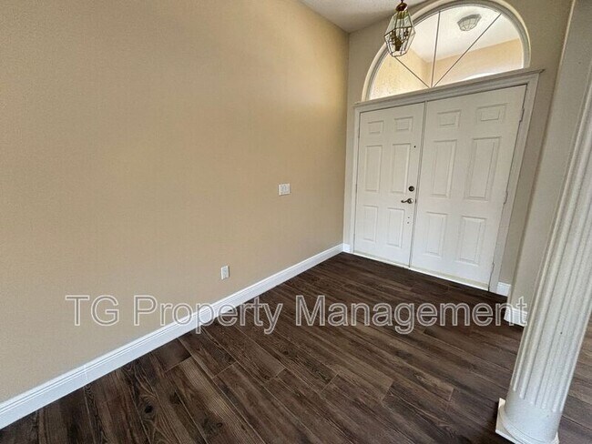 Foto del edificio - 20 Clarendon Ct N