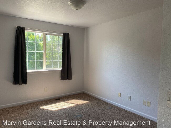 Building Photo - 5 br, 4 bath House - 1418 Red Mountain Dr.