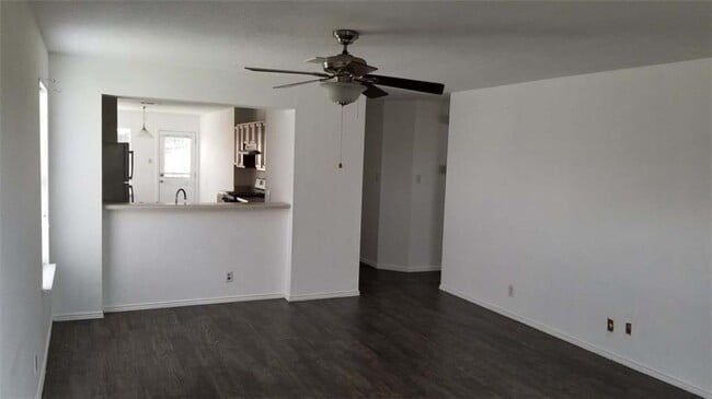 Building Photo - 302 Will Ln