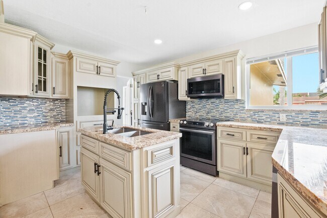 Building Photo - 1303 Braeburn