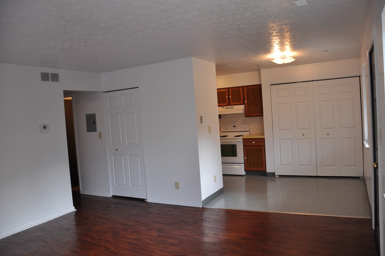 Foto principal - 1839 Brewster Creek Dr