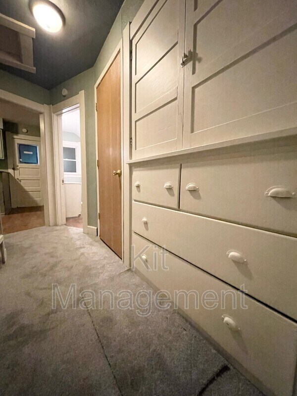Foto del edificio - 4211 Burnham Ave