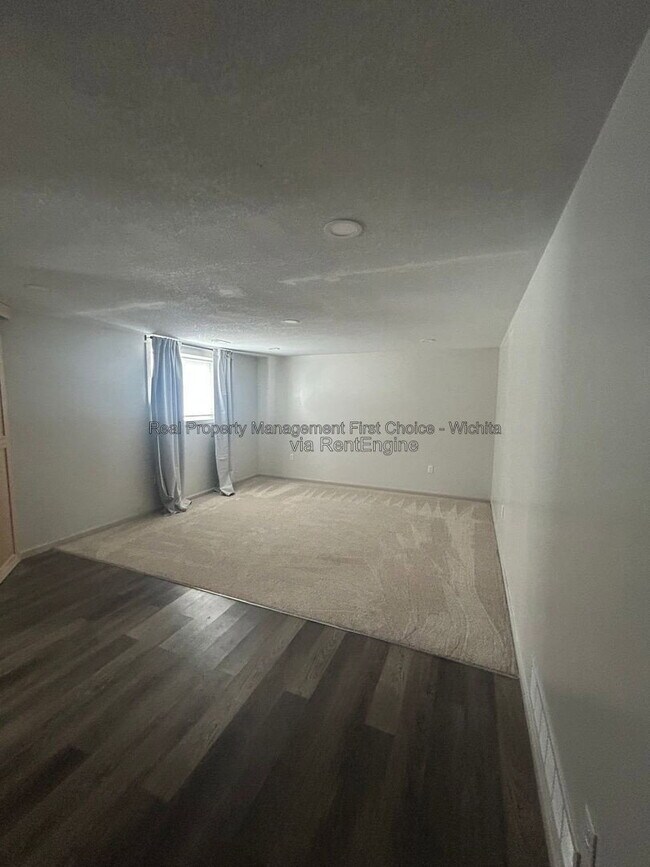 Foto del edificio - 1419 E Alise St