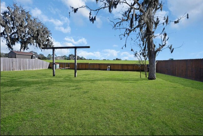 Building Photo - 351 Twin Lakes Blvd W