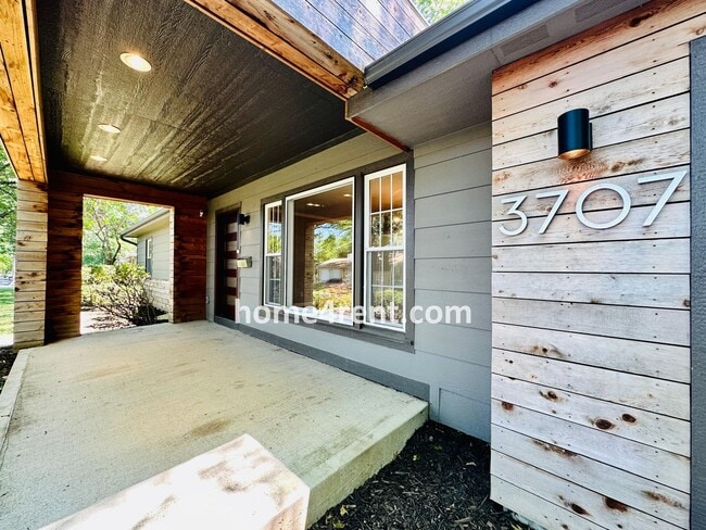 Foto del edificio - Updated Ranch Style Home in Prairie Villag...