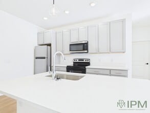 2 Bed / 2 Bath 1136 Sq Ft - Kitchen - 98 Penn Place