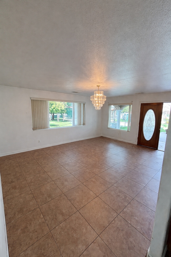 Foto del edificio - 107 S Cottage St