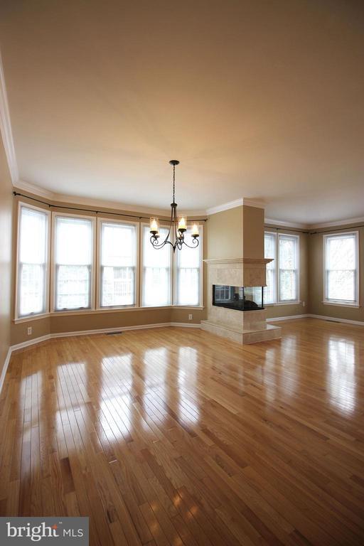 Foto del edificio - 10470 Courtney Dr