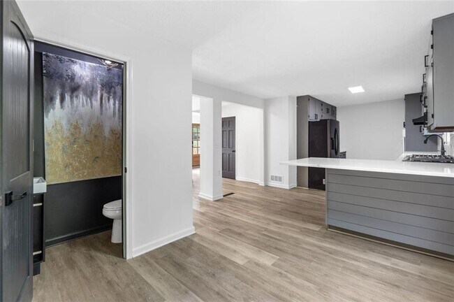 Foto del edificio - 4205 Mabry Rd