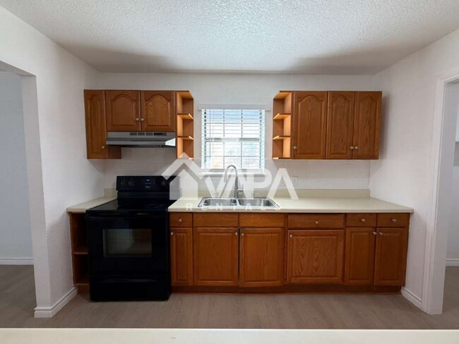 Foto del edificio - 8307 Maple Ridge Dr