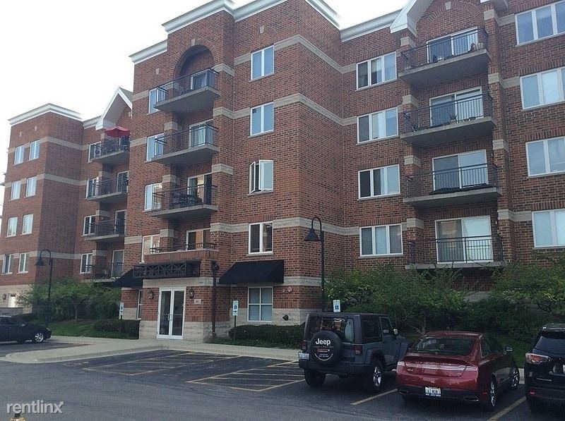 3451 N Carriageway Dr, Arlington Heights, IL 60004 Condo for Rent in Arlington Heights, IL