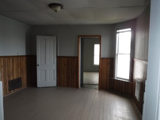 Building Photo - 2117 Saint Joseph Ave