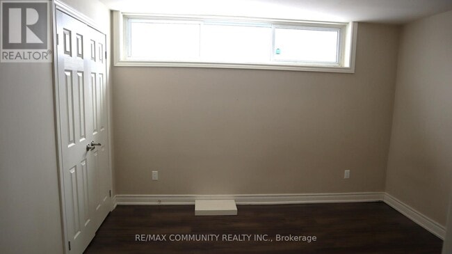 Building Photo - 24 Tralee Ave