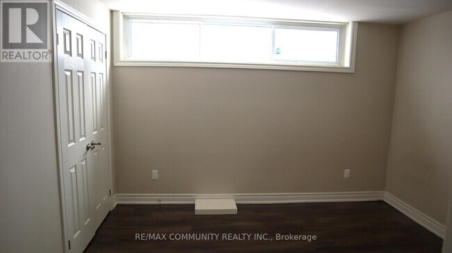 Photo du bâtiment - 24 Tralee Ave