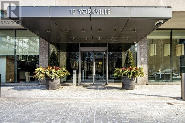 Photo du bâtiment - 18-318 Yorkville Ave