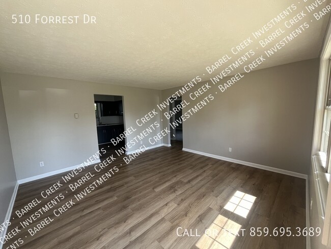Building Photo - 2-Bed 1-Bath + Huge Yard