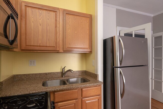 Foto del edificio - 728 W Addison St