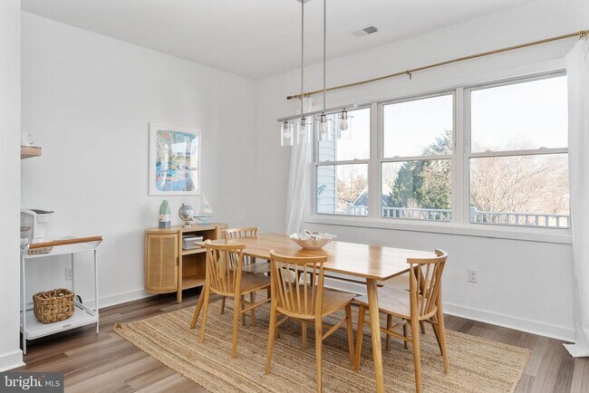 Foto del edificio - 308 Douglas Ave