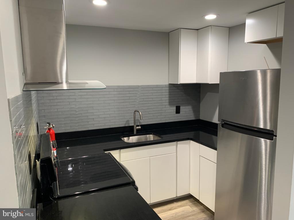 Primary Photo - 144 N 5th St