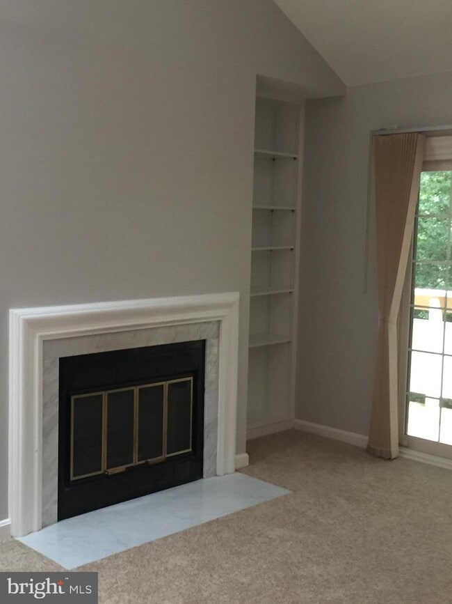 Building Photo - 2217 Lovedale Ln