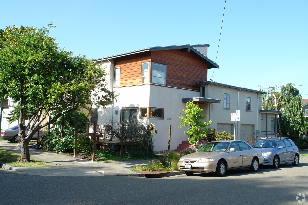 Primary Photo - 1520-1522 Virginia St