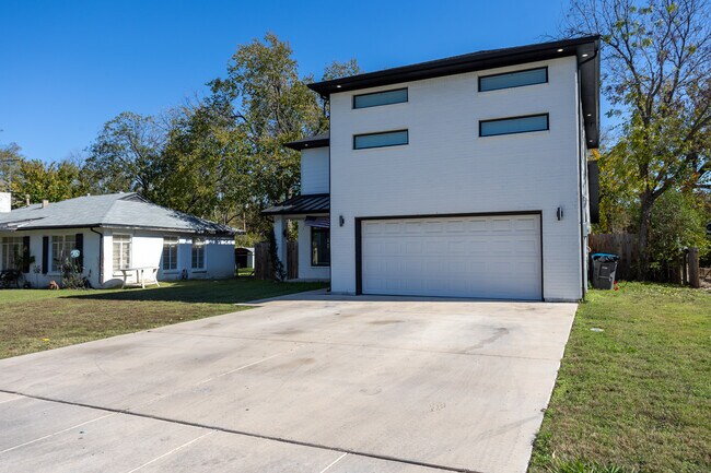 Foto del edificio - 4029 Carolyn Rd