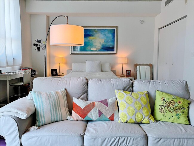 Building Photo - 234 NE 3rd St