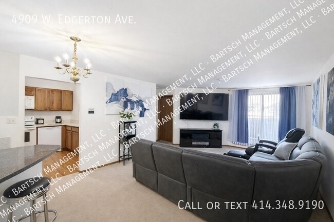 Foto del edificio - 4909 W Edgerton Ave