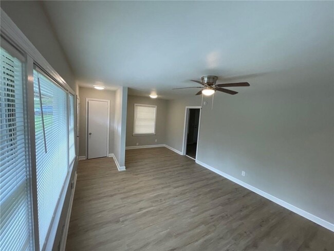 Building Photo - 4555 Hillpine Rd