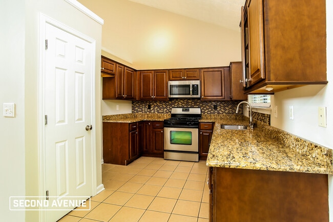 Building Photo - 5031 Wesleyan Dr