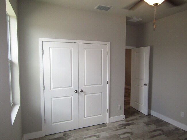 Foto del edificio - 9113 Waldrep St