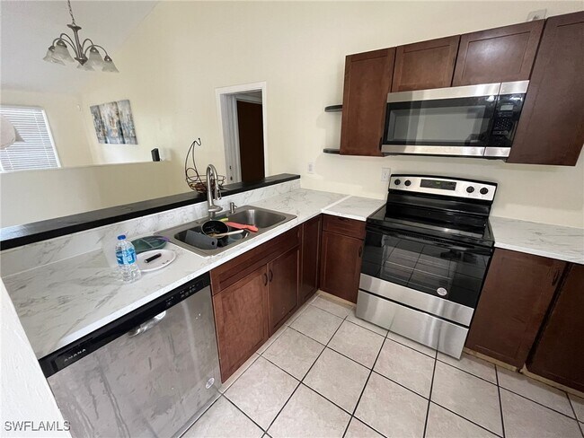 Foto del edificio - 4515 Douglas Ln