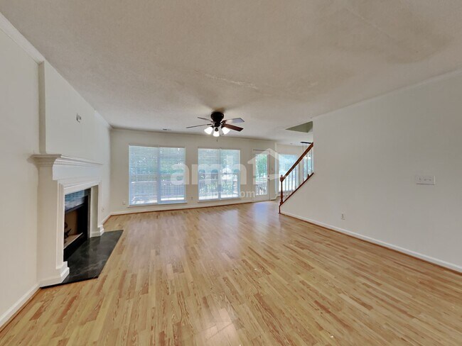 Foto del edificio - 13211 Peacock Ln