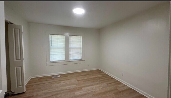 Foto del edificio - Charming 4-Bedroom Home For Rent in Gardendale