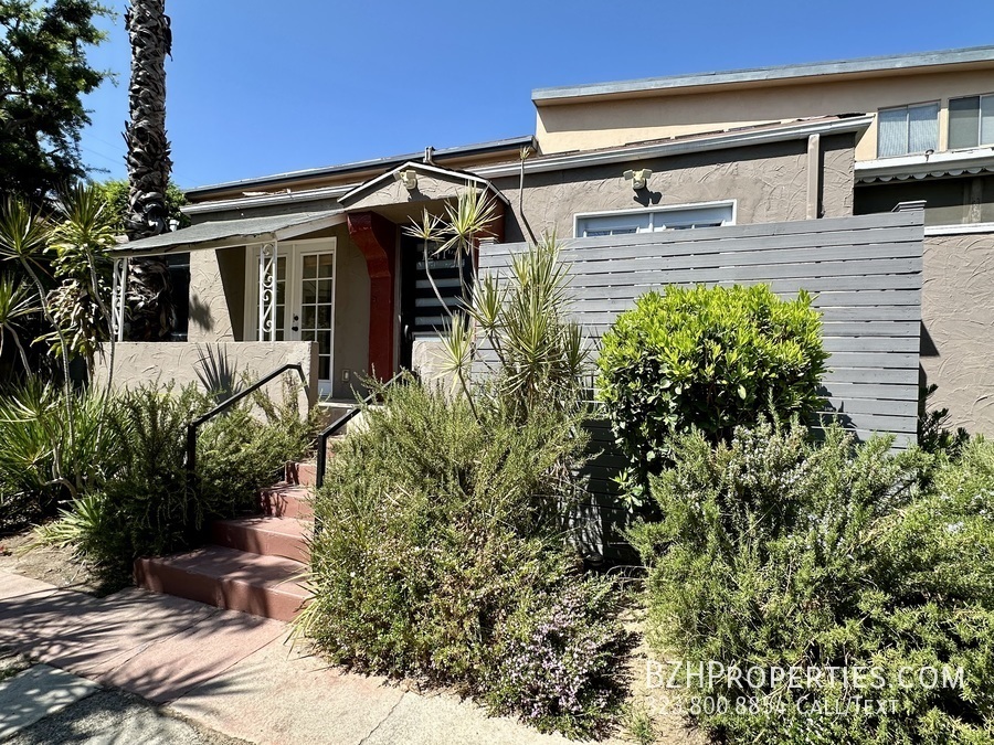 Primary Photo - Gorgeous Bungalow Style 2bed 2bath In Prim...